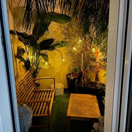 Joli T2 Avec Piscine Fréjus