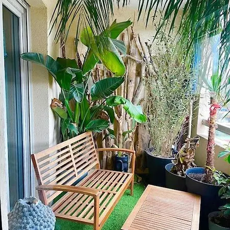 Joli T2 Avec Piscine Fréjus