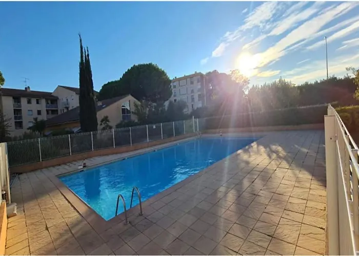 Joli T2 Avec Piscine Διαμέρισμα *